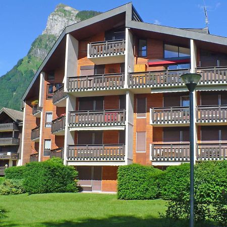 Appartement Lumineux Avec Mezzanine, Balcon Et Garage, Au Coeur De Samoens - Fr-1-629-53 Exterior foto